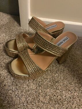 Steve Madden Gold Woven Platform Sandals